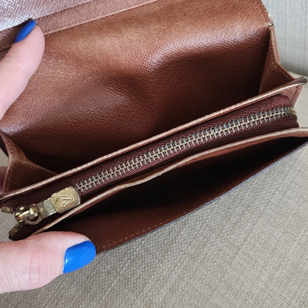 Louis Vuitton Vintage Monogram Porte Monnaie Tresor Bifold Wallet - Picture 10 of 16